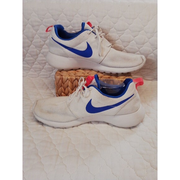 Man's Nike White Tennis Shoes Size 12 Some Wear See Pnotos - Picture 2 of 14